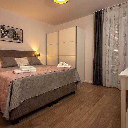 Ferienwohnung Bura2 , With Private Parking In The Garage Split Exterior foto