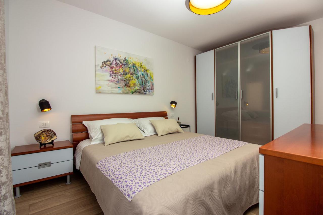 Ferienwohnung Bura2 , With Private Parking In The Garage Split Exterior foto
